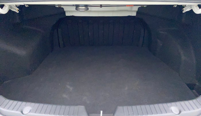 2013 Hyundai Sonata 2.4 GDI AT, Petrol, Automatic, 62,392 km, Boot Inside