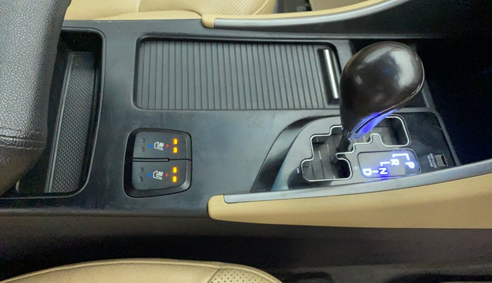 2013 Hyundai Sonata 2.4 GDI AT, Petrol, Automatic, 62,392 km, Gear Lever