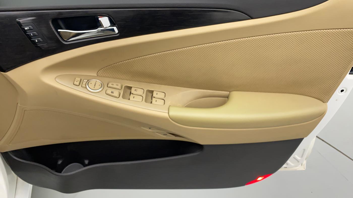 2013 Hyundai Sonata 2.4 GDI AT, Petrol, Automatic, 62,392 km, Driver Side Door Panels Control