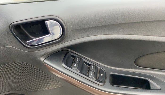 2018 Ford FREESTYLE TITANIUM 1.5 DIESEL, Diesel, Manual, 89,710 km, Driver Side Door Panels Control