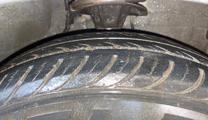 2013 Hyundai i10 MAGNA 1.2, Petrol, Manual, 21,011 km, Right Front Tyre Tread