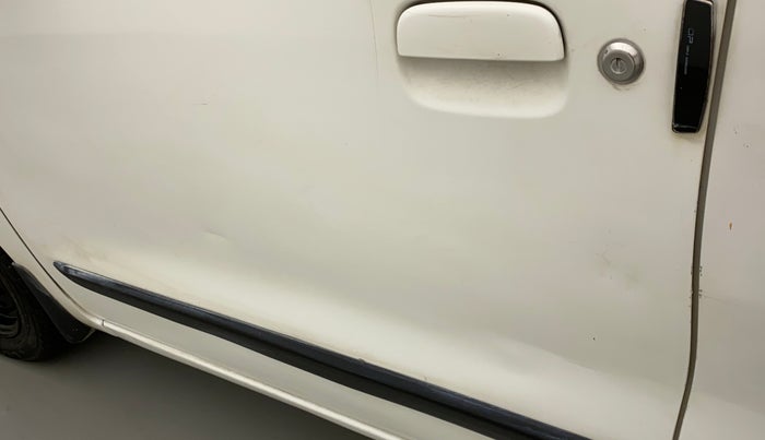 2010 Maruti Wagon R 1.0 VXI, Petrol, Manual, 61,569 km, Front passenger door - Minor scratches