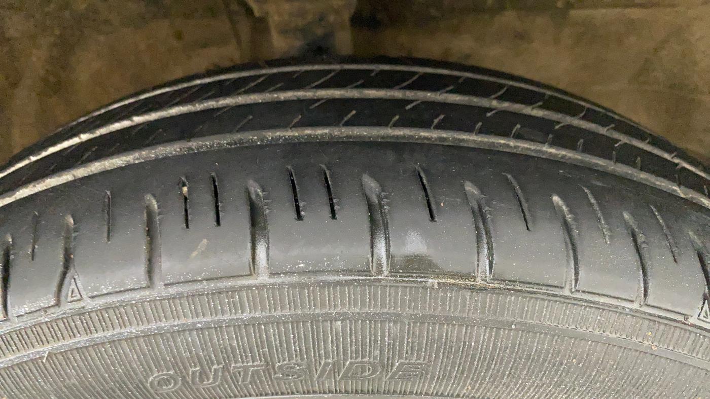 2010 Maruti Wagon R 1.0 VXI, Petrol, Manual, 61,569 km, Right Front Tyre Tread
