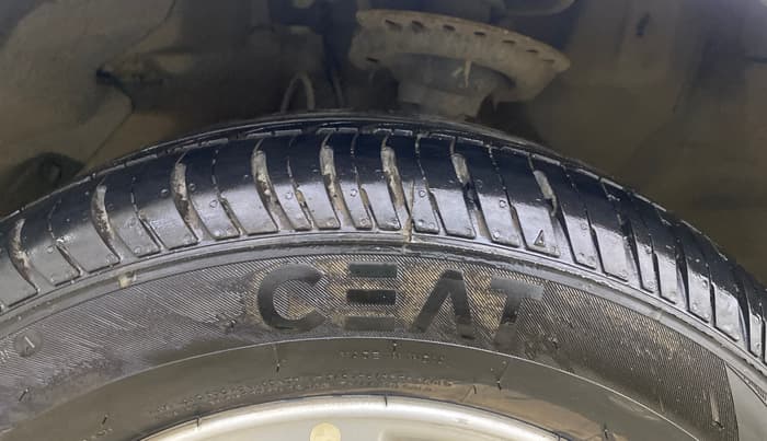 2013 Hyundai i20 SPORTZ 1.2, Petrol, Manual, 27,326 km, Left Front Tyre Tread