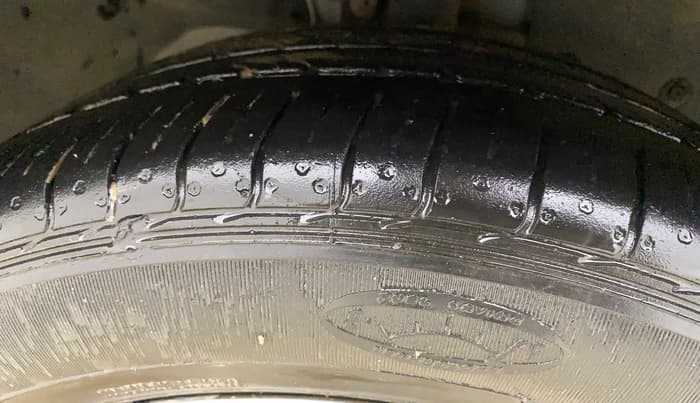2021 Ford FREESTYLE TITANIUM 1.2 PETROL, Petrol, Manual, 30,381 km, Right Front Tyre Tread