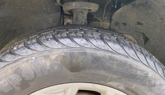 2014 Ford Figo TITANIUM 1.2 PETROL, Petrol, Manual, 18,257 km, Right Front Tyre Tread