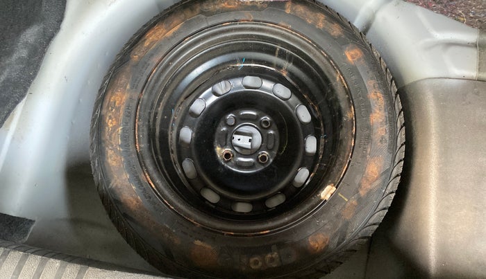 2014 Ford Figo TITANIUM 1.2 PETROL, Petrol, Manual, 18,257 km, Spare Tyre