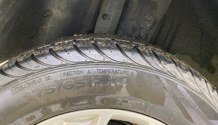 2014 Ford Figo TITANIUM 1.2 PETROL, Petrol, Manual, 18,257 km, Right Rear Tyre Tread