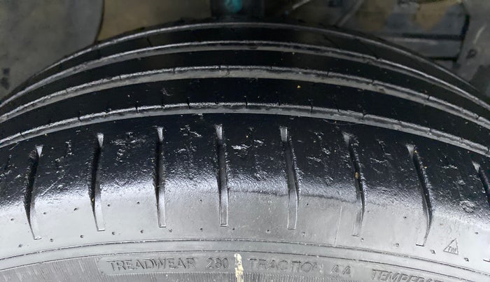 2020 Maruti Vitara Brezza VDI, Diesel, Manual, 29,614 km, Right Front Tyre Tread
