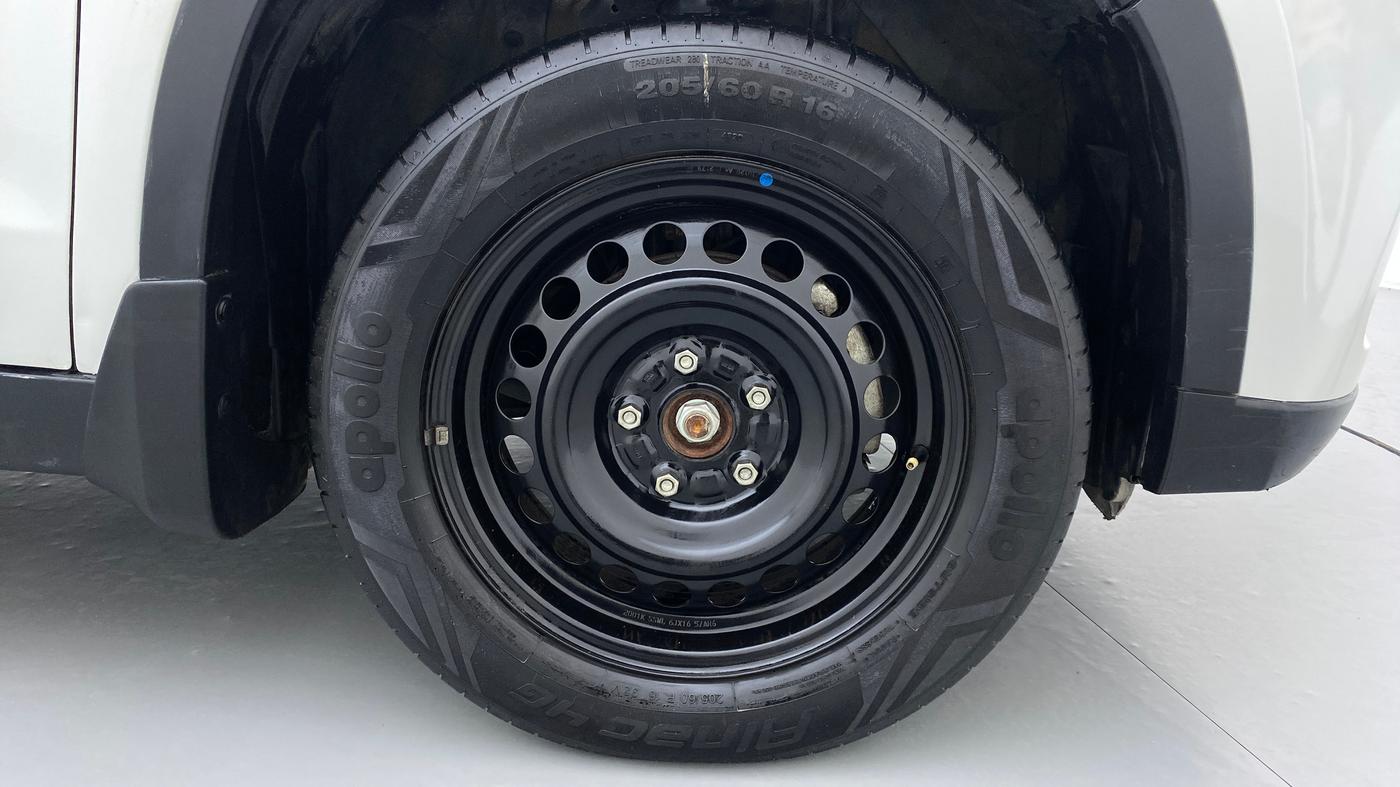 2020 Maruti Vitara Brezza VDI, Diesel, Manual, 29,614 km, Right Front Wheel