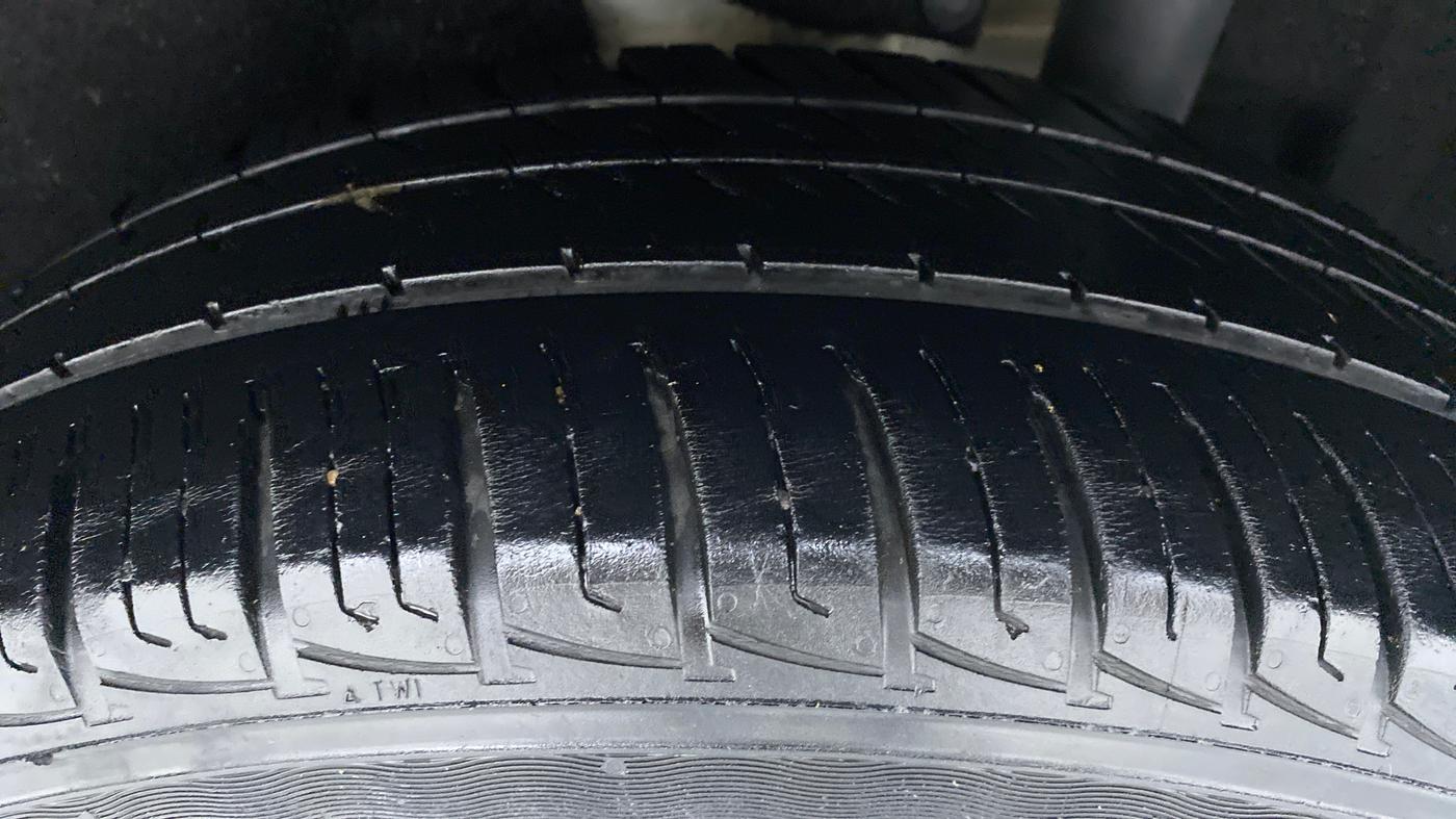 2020 Maruti Vitara Brezza VDI, Diesel, Manual, 29,614 km, Left Rear Tyre Tread
