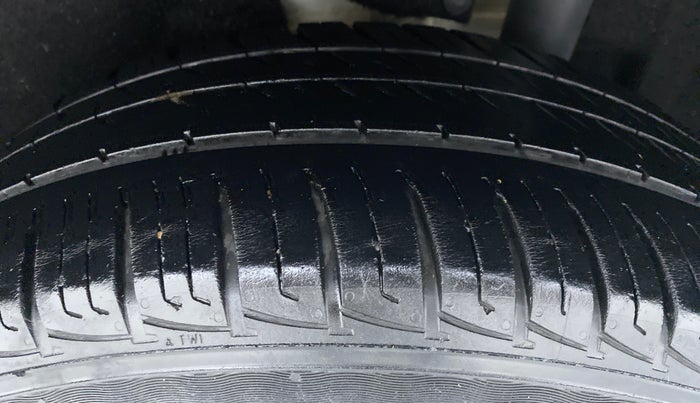 2020 Maruti Vitara Brezza VDI, Diesel, Manual, 29,614 km, Left Rear Tyre Tread