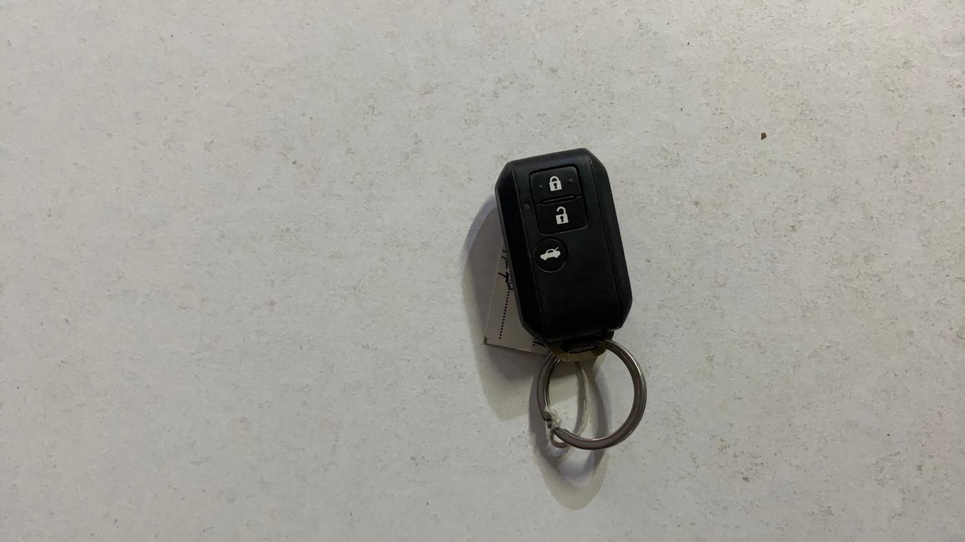 2019 Maruti Dzire ZXI PLUS AMT, CNG, Automatic, 96,062 km, Key Close Up