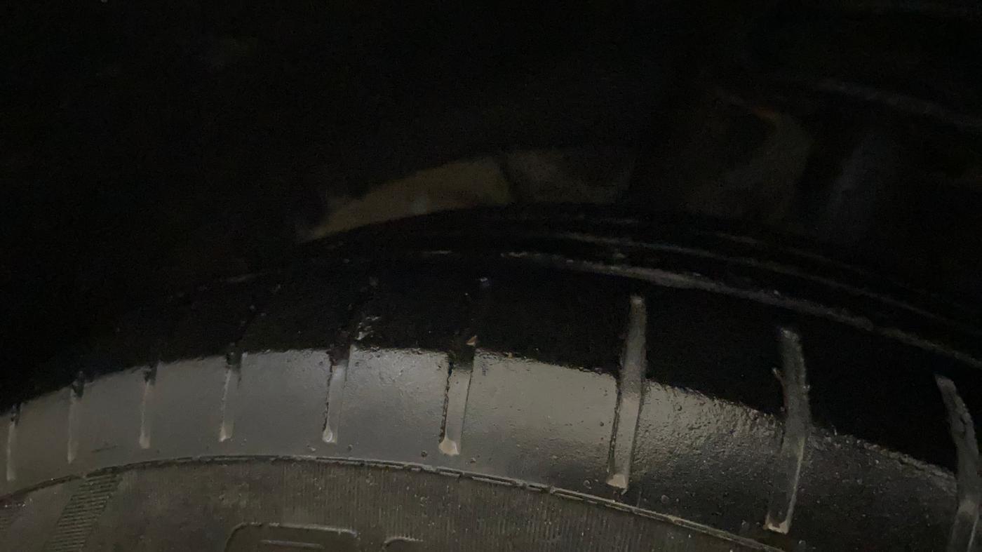 2019 Maruti Dzire ZXI PLUS AMT, CNG, Automatic, 96,062 km, Left Front Tyre Tread