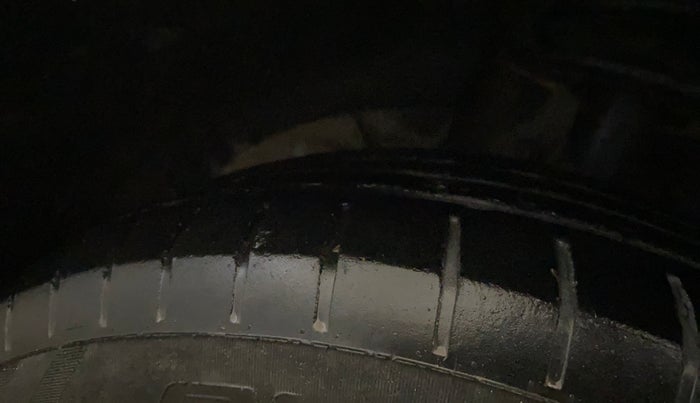 2019 Maruti Dzire ZXI PLUS AMT, CNG, Automatic, 96,062 km, Left Front Tyre Tread