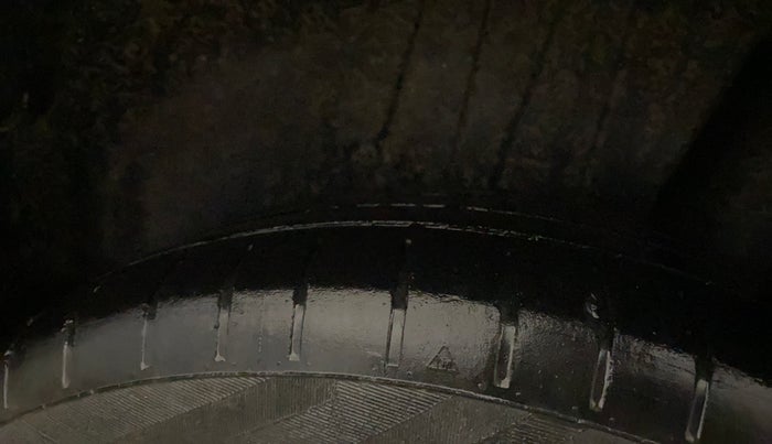 2019 Maruti Dzire ZXI PLUS AMT, CNG, Automatic, 96,062 km, Left Rear Tyre Tread