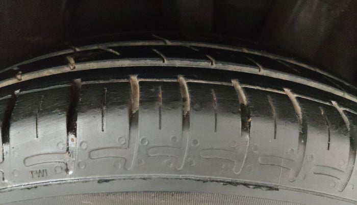 2022 Hyundai AURA S 1.2 CNG, CNG, Manual, 27,951 km, Left Rear Tyre Tread