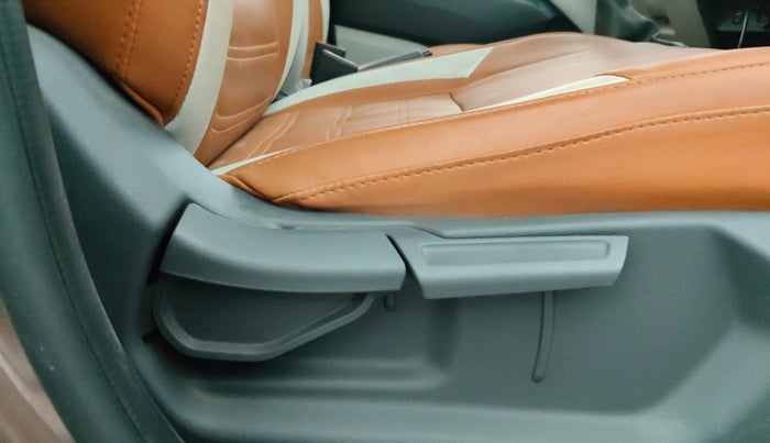 2022 Hyundai AURA S 1.2 CNG, CNG, Manual, 27,951 km, Driver Side Adjustment Panel