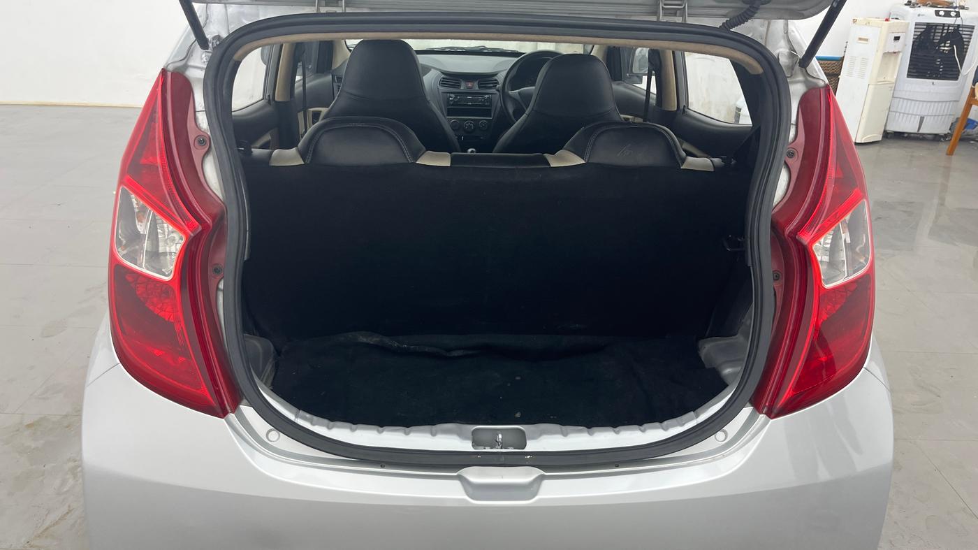 2015 Hyundai Eon D-LITE+, Petrol, Manual, 76,595 km, Boot Inside
