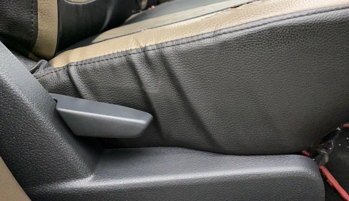 2017 Renault Duster RXL PETROL, Petrol, Manual, 40,296 km, Driver Side Adjustment Panel