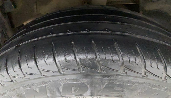 2017 Renault Duster RXL PETROL, Petrol, Manual, 40,296 km, Left Rear Tyre Tread