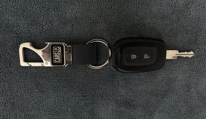 2017 Renault Duster RXL PETROL, Petrol, Manual, 40,296 km, Key Close Up