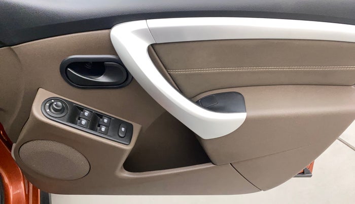 2017 Renault Duster RXL PETROL, Petrol, Manual, 40,296 km, Driver Side Door Panels Control