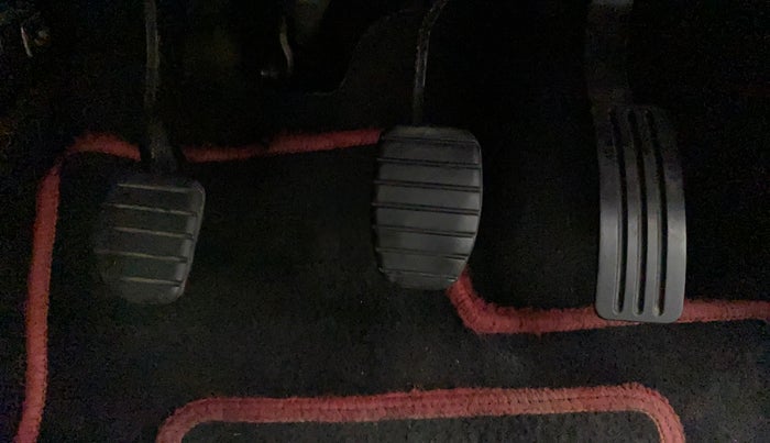 2017 Renault Duster RXL PETROL, Petrol, Manual, 40,296 km, Pedals