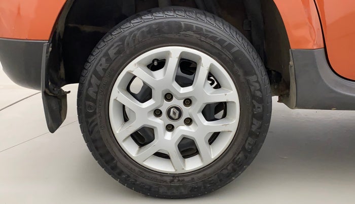2017 Renault Duster RXL PETROL, Petrol, Manual, 40,296 km, Right Rear Wheel