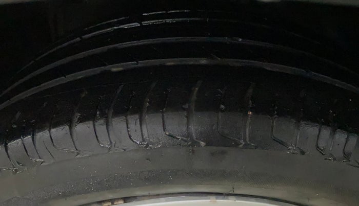 2020 Tata NEXON XM SUNROOF PETROL, Petrol, Manual, 96,060 km, Left Front Tyre Tread