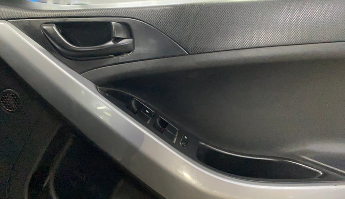 2020 Tata NEXON XM SUNROOF PETROL, Petrol, Manual, 96,060 km, Driver Side Door Panels Control