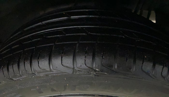 2020 Tata NEXON XM SUNROOF PETROL, Petrol, Manual, 96,060 km, Left Rear Tyre Tread