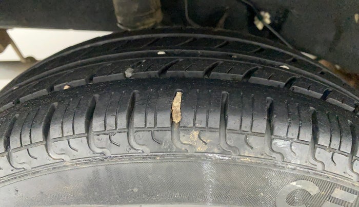 2017 Datsun Go T, Petrol, Manual, 59,584 km, Right Rear Tyre Tread