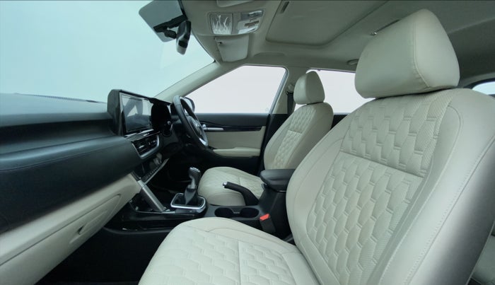 2021 KIA SELTOS HTX 1.5 PETROL MT, Petrol, Manual, 19,581 km, Right Side Front Door Cabin