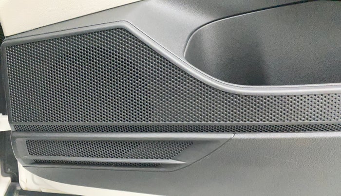 2022 Volkswagen TAIGUN TOPLINE 1.0 TSI MT, Petrol, Manual, 27,861 km, Speaker