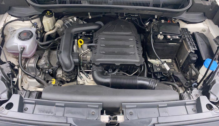 2022 Volkswagen TAIGUN TOPLINE 1.0 TSI MT, Petrol, Manual, 27,861 km, Open Bonet