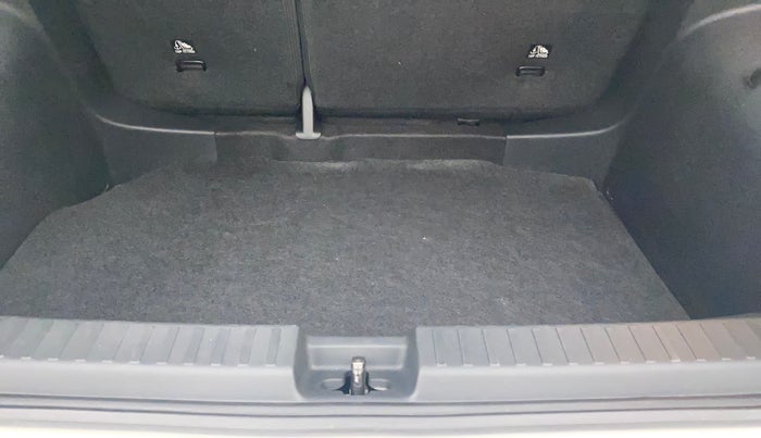 2022 Volkswagen TAIGUN TOPLINE 1.0 TSI MT, Petrol, Manual, 27,861 km, Boot Inside