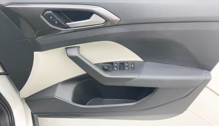 2022 Volkswagen TAIGUN TOPLINE 1.0 TSI MT, Petrol, Manual, 27,861 km, Driver Side Door Panels Control