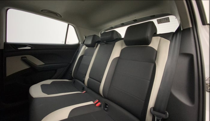 2022 Volkswagen TAIGUN TOPLINE 1.0 TSI MT, Petrol, Manual, 27,861 km, Right Side Rear Door Cabin