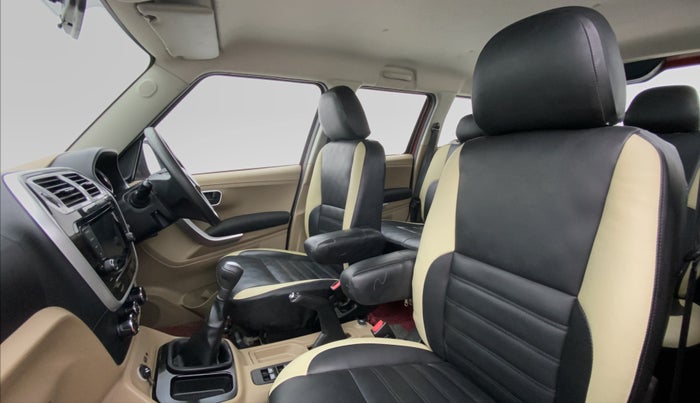 2018 Mahindra TUV300 T 10 MT Dual Tone, Diesel, Manual, 30,068 km, Right Side Front Door Cabin