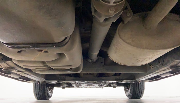 2018 Mahindra TUV300 T 10 MT Dual Tone, Diesel, Manual, 30,068 km, Rear Underbody