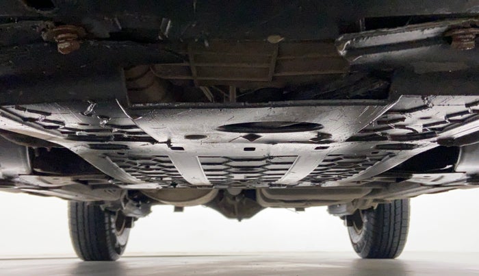 2018 Mahindra TUV300 T 10 MT Dual Tone, Diesel, Manual, 30,068 km, Front Underbody