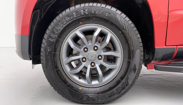 2018 Mahindra TUV300 T 10 MT Dual Tone, Diesel, Manual, 30,068 km, Left Front Wheel