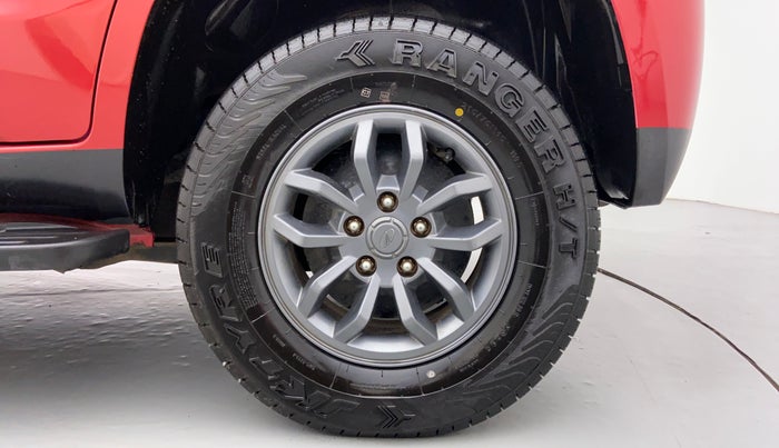 2018 Mahindra TUV300 T 10 MT Dual Tone, Diesel, Manual, 30,068 km, Left Rear Wheel