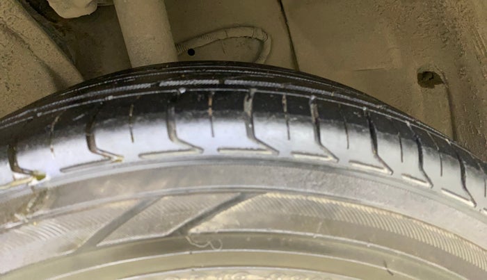 2018 Tata NEXON XM PETROL, Petrol, Manual, 98,175 km, Left Front Tyre Tread