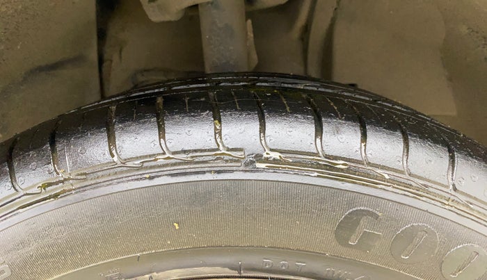2018 Tata NEXON XM PETROL, Petrol, Manual, 98,175 km, Right Front Tyre Tread
