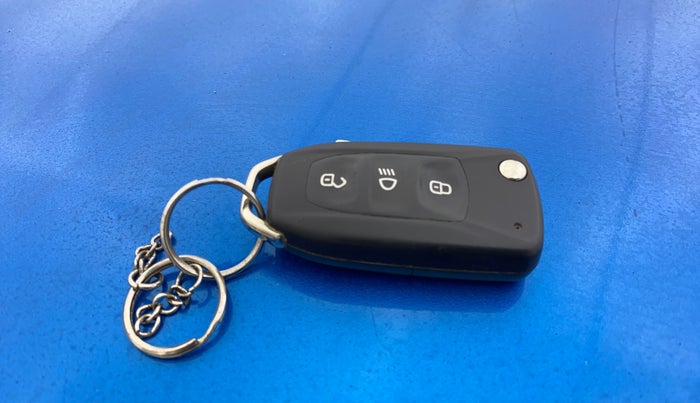 2018 Tata NEXON XM PETROL, Petrol, Manual, 98,175 km, Key Close Up