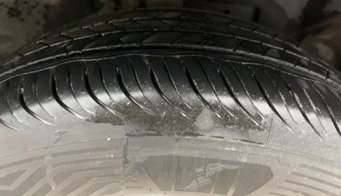 2018 Ford Ecosport TITANIUM + 1.5L PETROL AT, Petrol, Automatic, 88,763 km, Right Front Tyre Tread