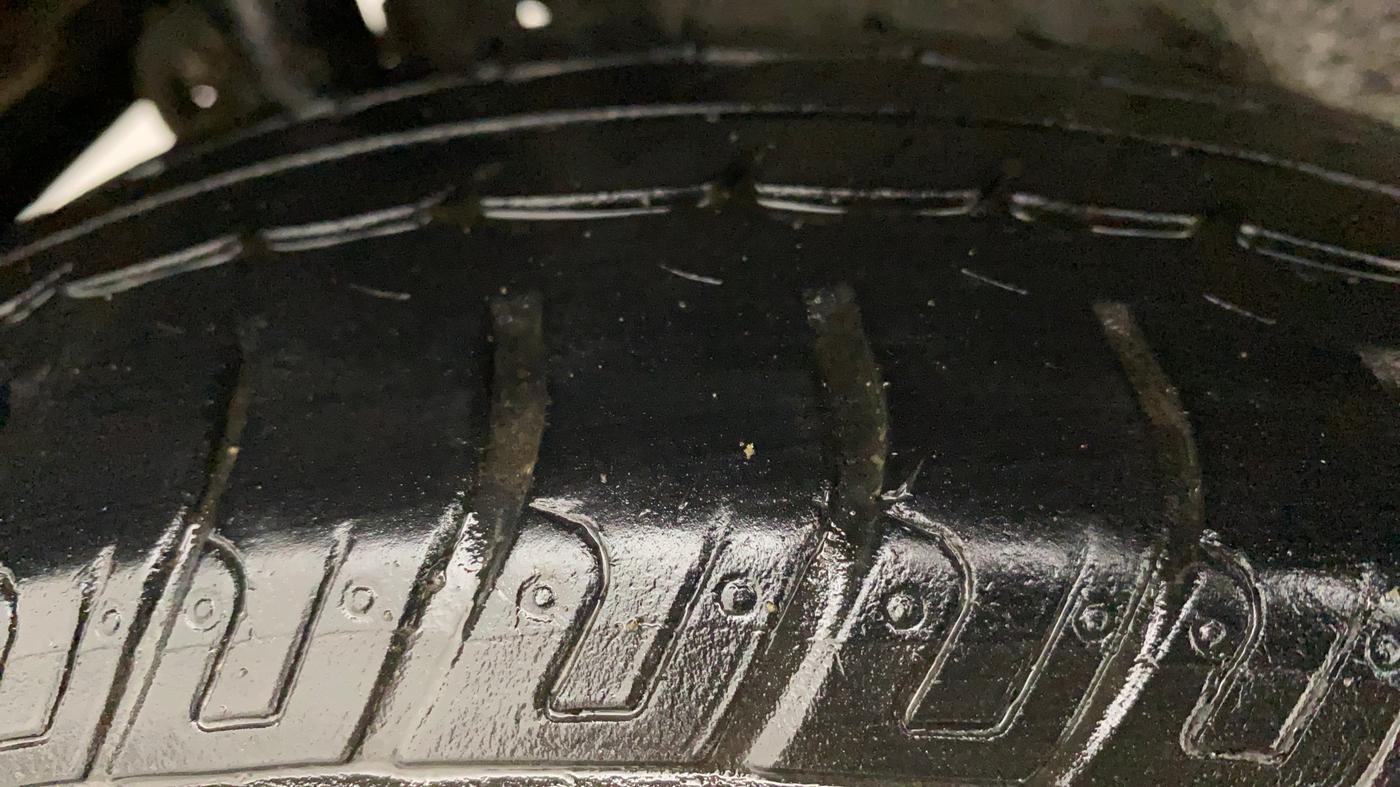 2017 Maruti Wagon R 1.0 VXI, Petrol, Manual, 22,529 km, Right Rear Tyre Tread