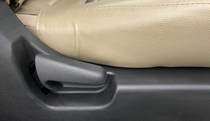 2017 Maruti Wagon R 1.0 VXI, Petrol, Manual, 22,529 km, Driver Side Adjustment Panel